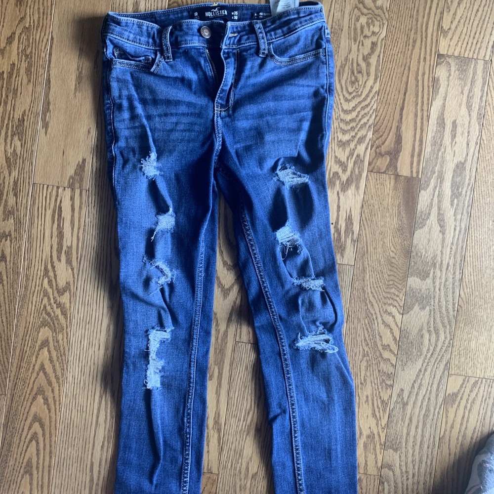Hollister jeans size 25 !!! Like brand new!!